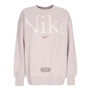 Nike Women’s Crewneck Sweatshirt in Light Pink